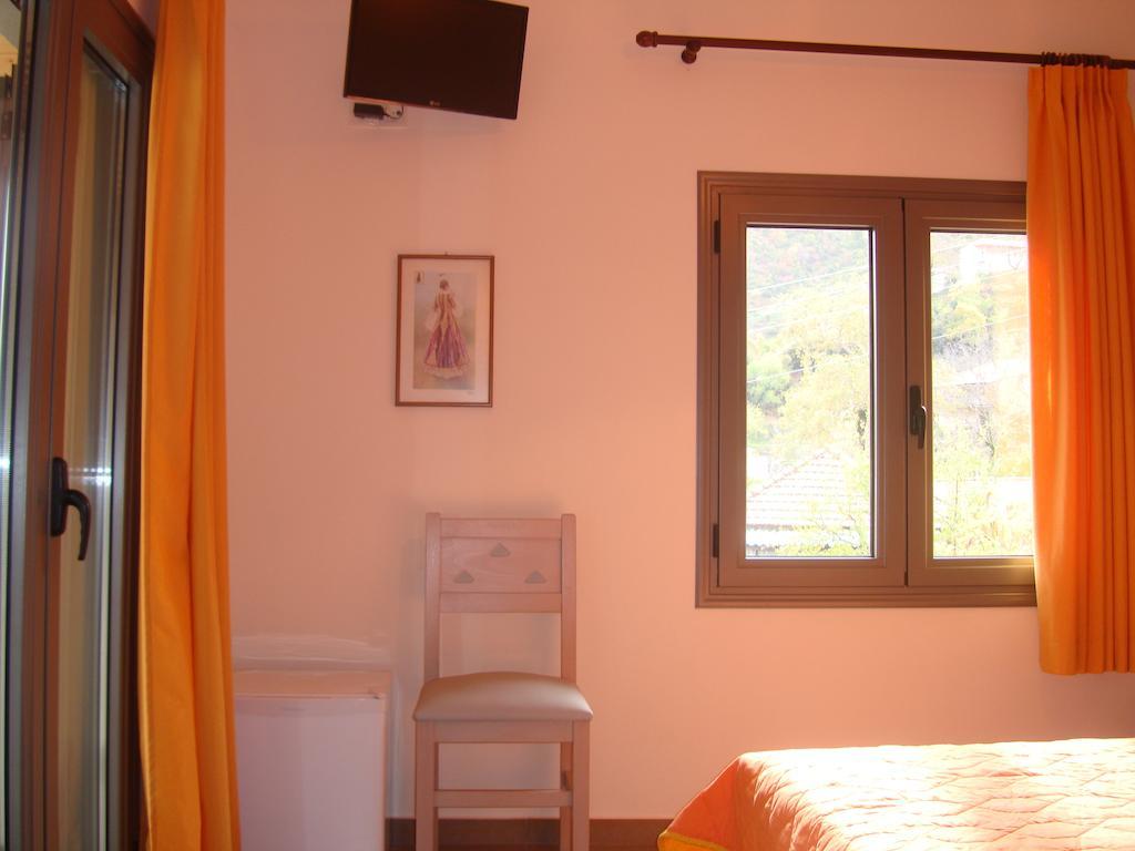 To Greki Livartzi Quarto foto